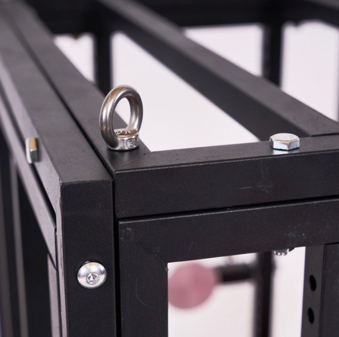 Premium BDSM Kooi op Wielen – Stalen Bondage Cage met Vergrendeling & Fixatiepunten